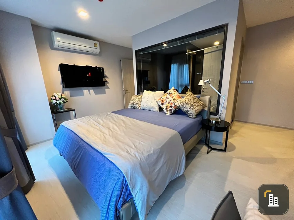 For rent: Rhythm Sukhumvit 36-38, corner room, very private, city view, green space, not cramped, hurry up and grab it!