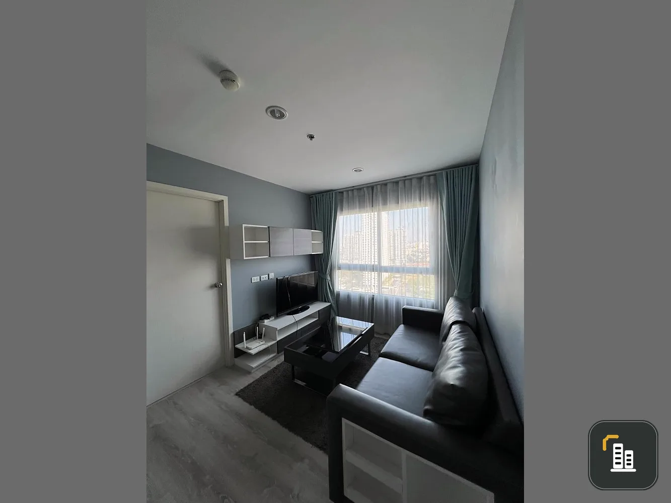 For sale: Chewathai Phetkasem 27, 2 bedrooms, 1 bathroom, 20th floor, very high, excellent city view, fully furnished, hurry and reserve now.
