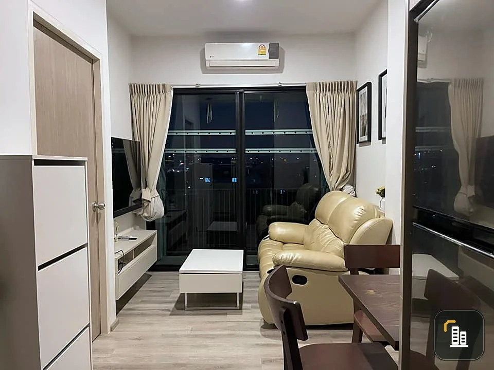 For sale: Dowce Udomsuk, corner room at the end of the corridor, private, high ceiling, fully furnished, ready to move in, very attractive to reserve.