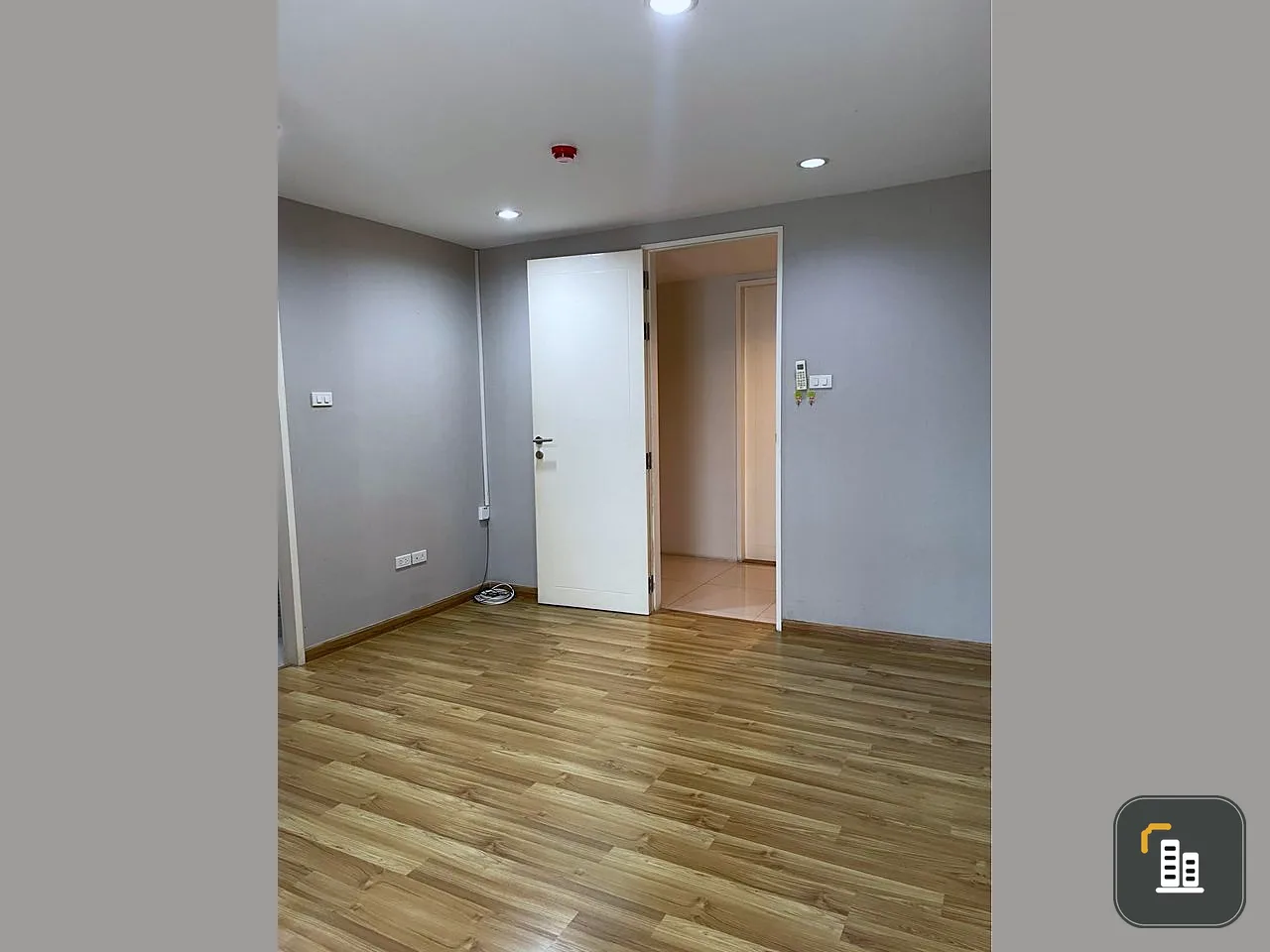 For sale: Anna Condo Bang Phlu, empty room, cheap price, have money left to decorate the room, beautiful, complete, budget less than a million, must r