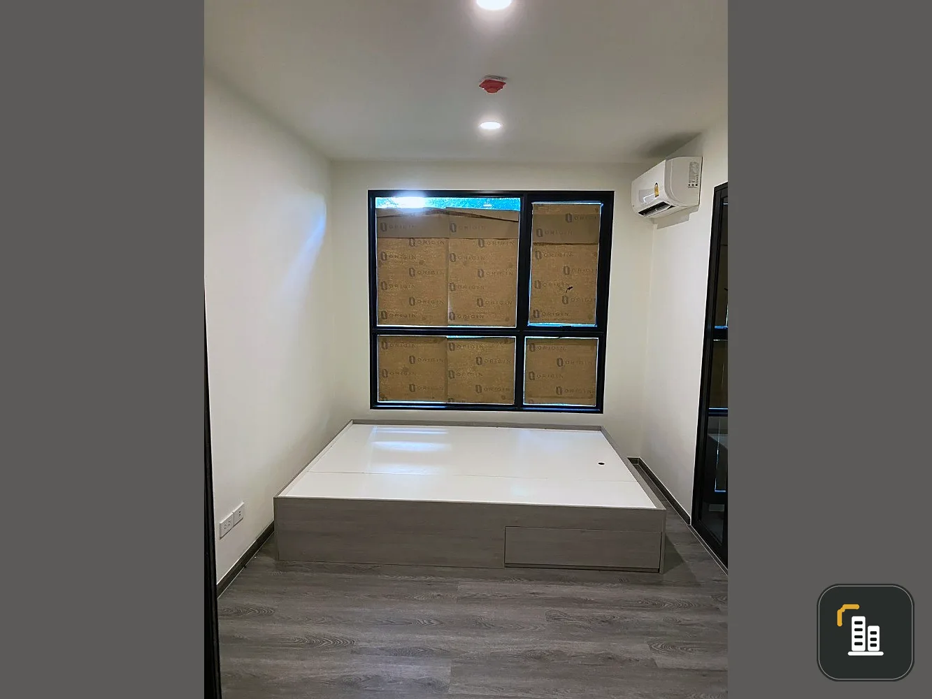 Selling THE ORIGIN Onnut, 2nd floor, corner room, fully furnished, ready to move in immediately. Book now, don't miss out.