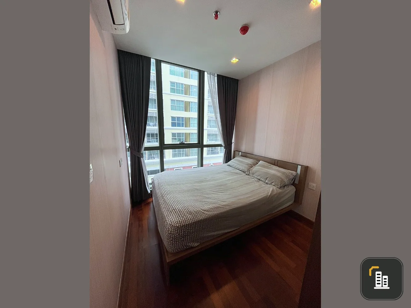 For sale: Wish Signature Midtown Siam, 9th floor, fully furnished, nice to live in. If interested, hurry and reserve now. Urgent!