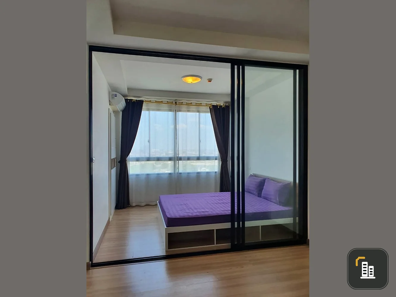 For sale: J Condo Sathorn-Kanlapaphruek, city view, fresh air, spacious and clean room, nice to live in, must reserve now.