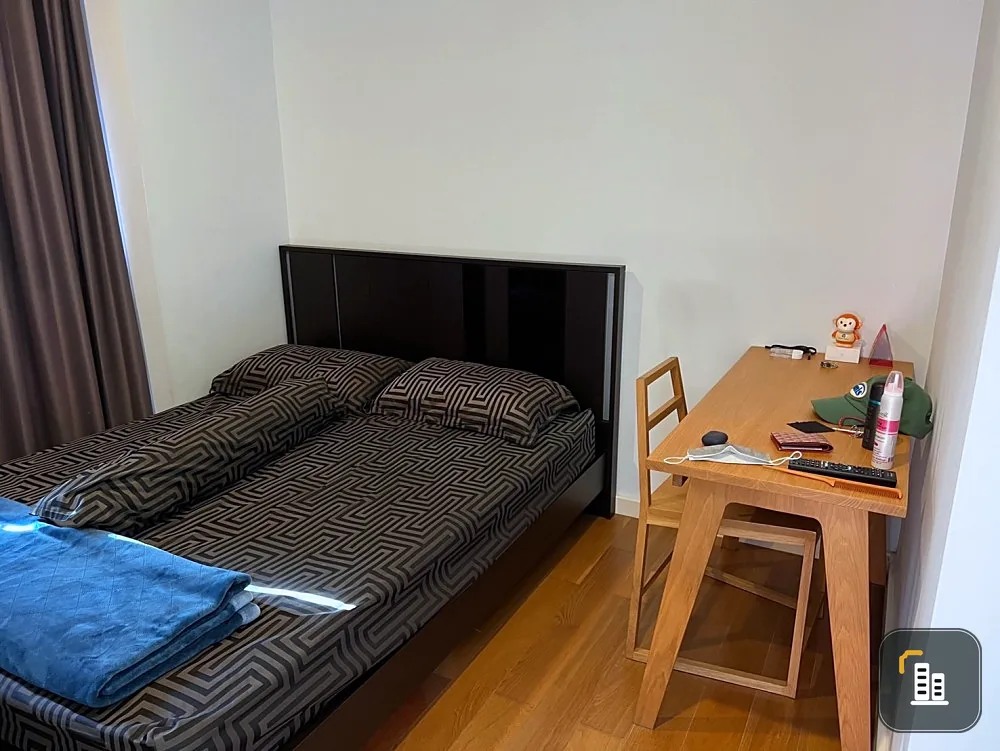 For sale: Condolette Ice Ratchathewi, high floor, great city view, fully furnished and electric appliances, very worth booking.