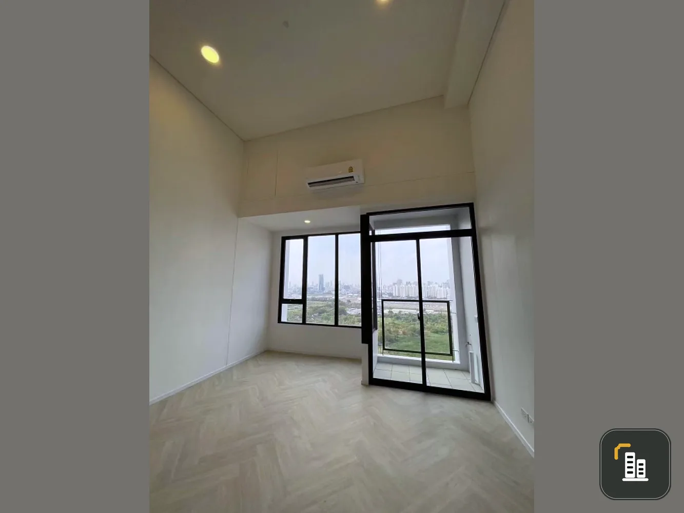 Selling down payment on Landmark @MRTA Station, spacious room, good project, nice location, book now, don't miss out.