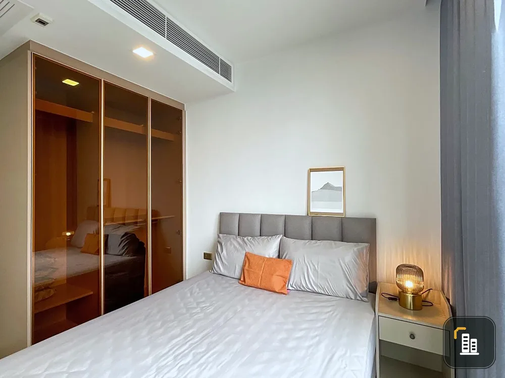 Condo for rent One9 Five Rama 9, 45th floor, high view, comes with valuable usable space. I must say that you definitely can't miss it.