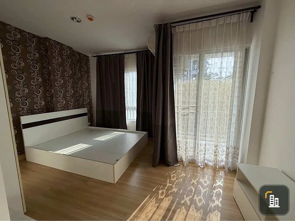 For sale: The Kit Tiwanon, corner room, most private, 2 bedrooms, beautifully decorated with wallpaper, hurry and reserve now.
