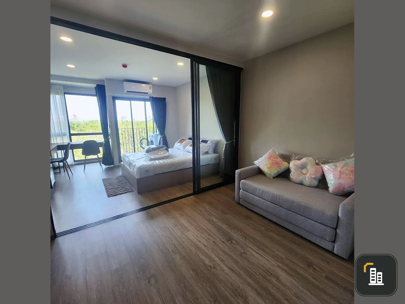 For rent Salaya One Residence, 5th floor, not very high, spacious room, decorated and ready to move in. Don't wait, book now.