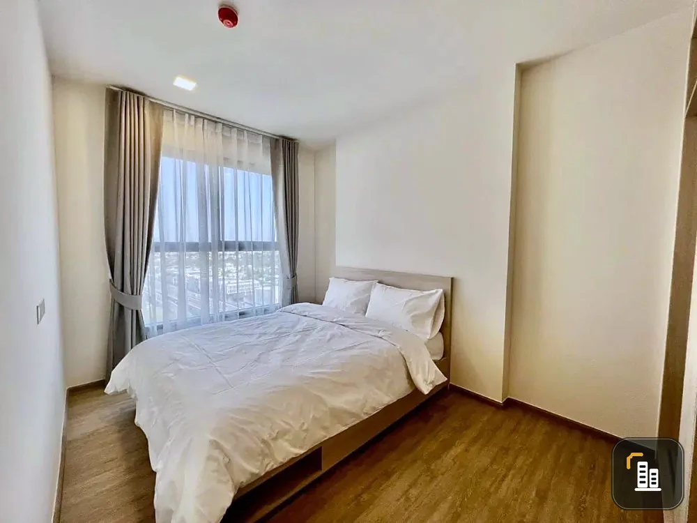 For rent, Nia by Sansiri, bright, clean, comfortable room, with furniture, big screen TV, washing machine available, urgent