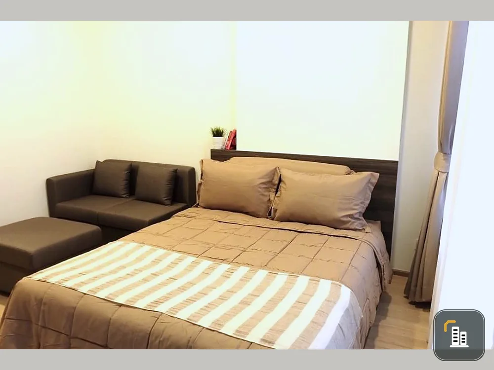 For sale: Centric Ratchayothin, 18th floor, fully furnished and equipped with electrical appliances. Reserve now, don't miss out.