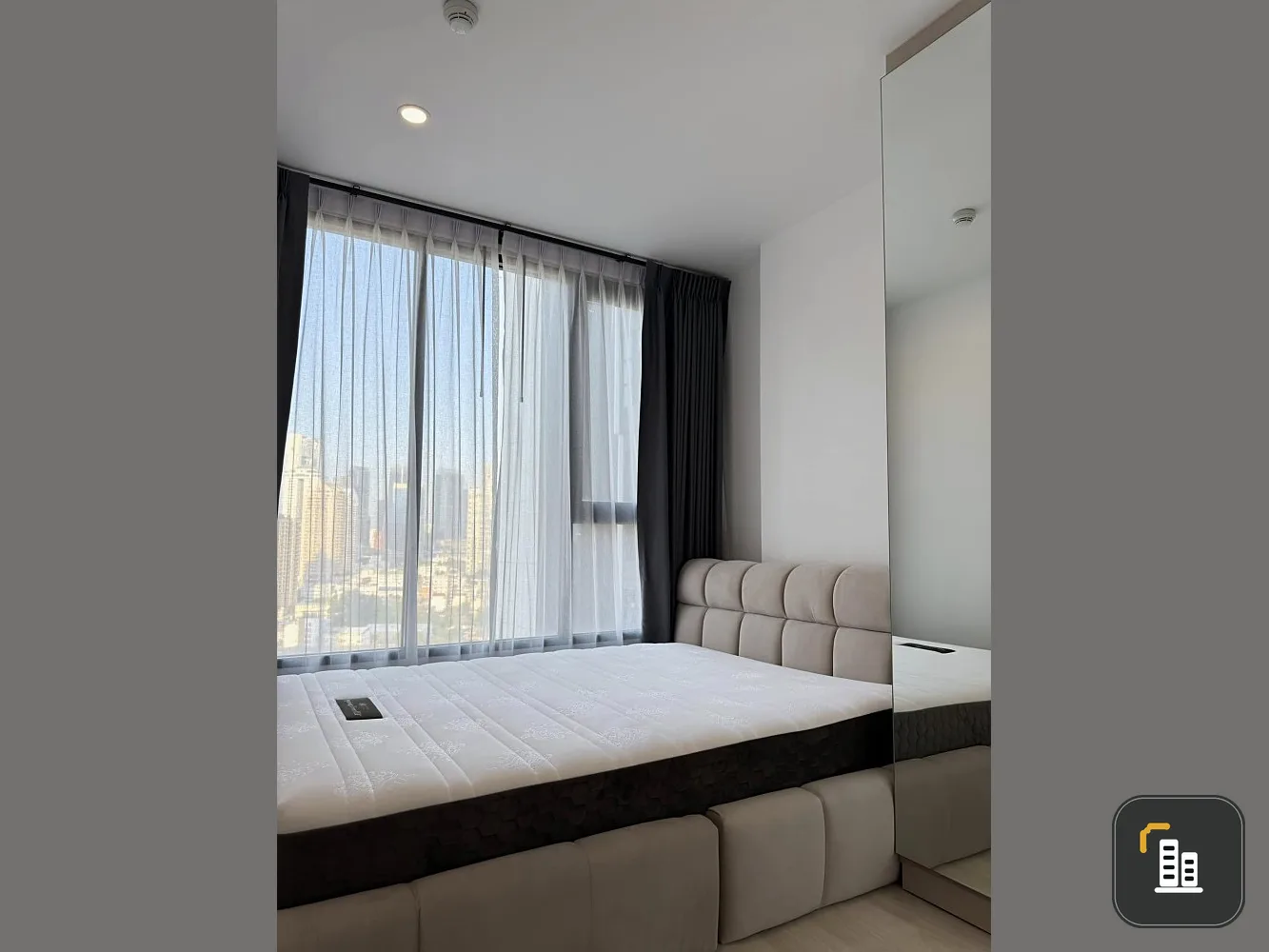 For rent: Knightsbridge Prime Sathorn, high floor, stunning city view, simply decorated but complete, very livable, move in now!