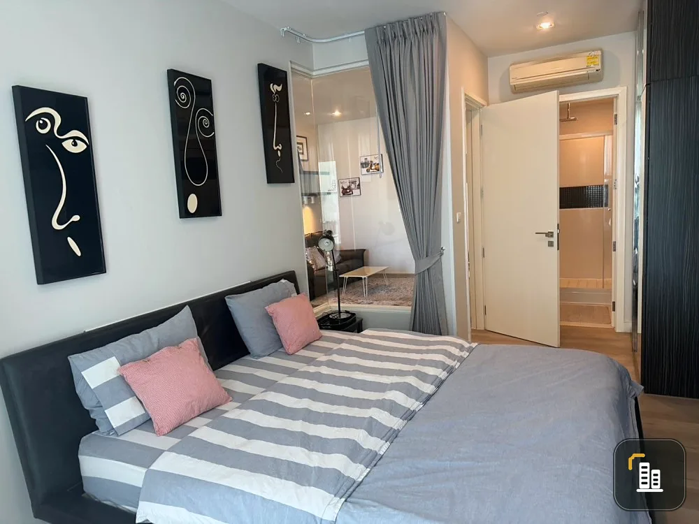 For rent!! Condo The Room Sukhumvit 62, 12th floor, Building B, swimming pool view, beautiful room, fully furnished, don't miss it!!