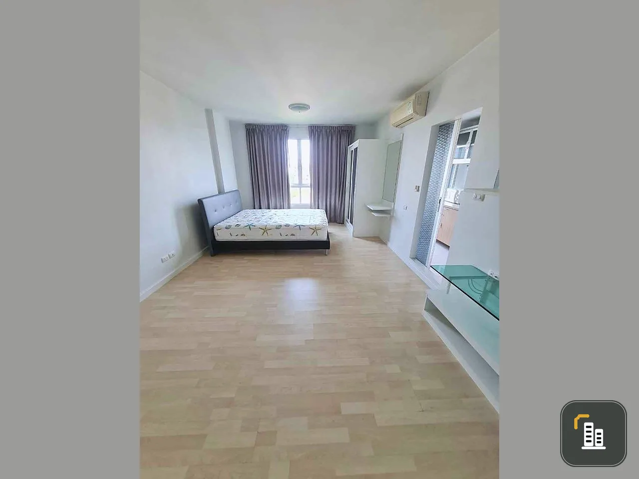 For sale, Condo Ramkhamhaeng 64, clean room, bright, airy, very comfortable to live in. Interested in owning one? Reserve now!