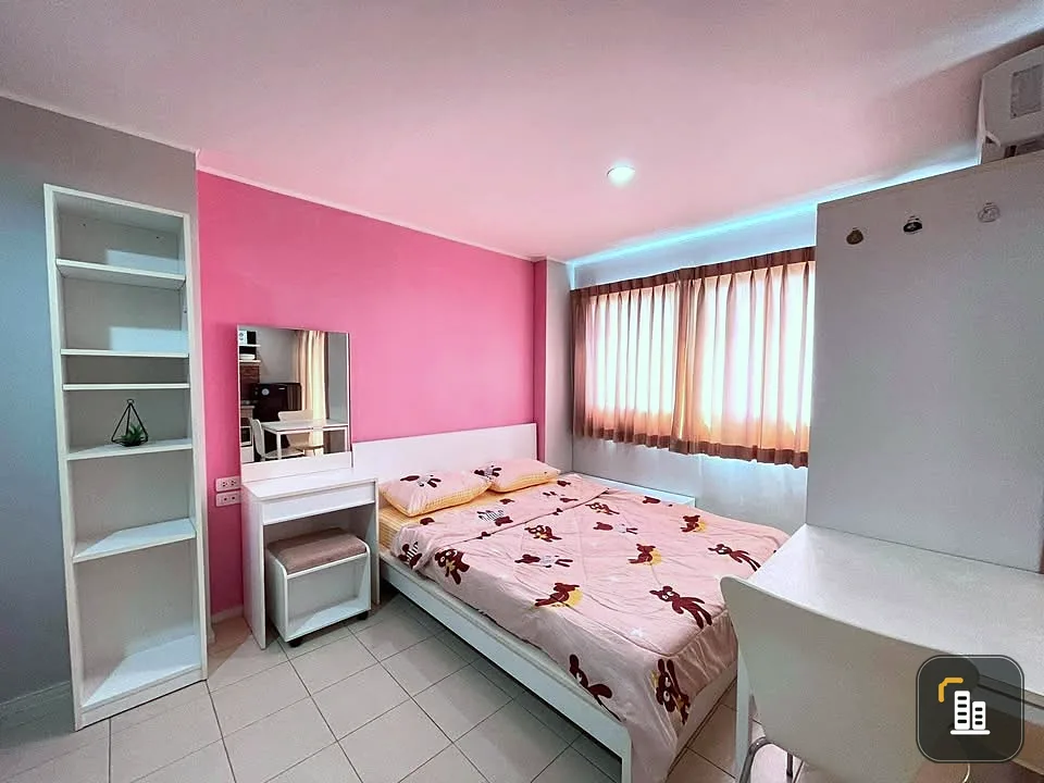 For sale: Lumpini Condo Town Ramintra - Nawamin, 24th floor, very high, built-in furniture throughout the room, ready to move in