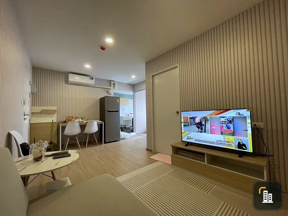 For sale: Sena Kit BTS Saphan Mai, 8th floor, spacious room, good wallpaper, fully furnished. Interested? Reserve now, urgently.