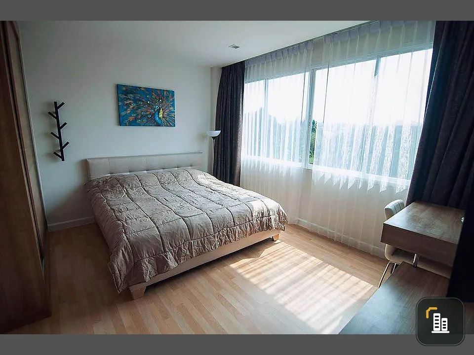 For sale, for rent, Green Lake Condo, Sriracha, large room, comfortable, with usable space, reasonable price, hurry and book now.