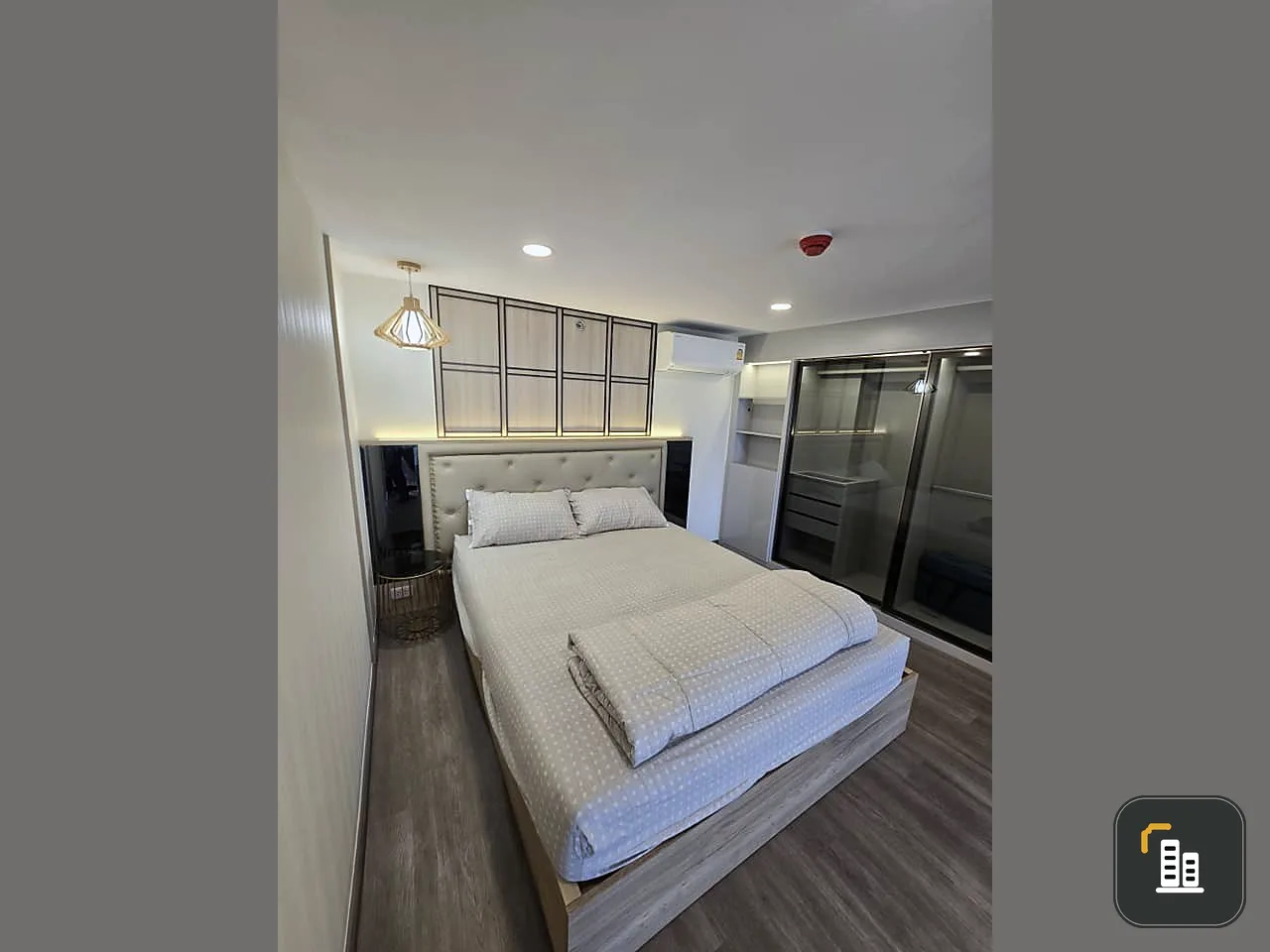 For rent: So Origin Kaset Interchange, Duplex room, 4.2 meter high ceiling, 11th floor, very beautiful view, must book!