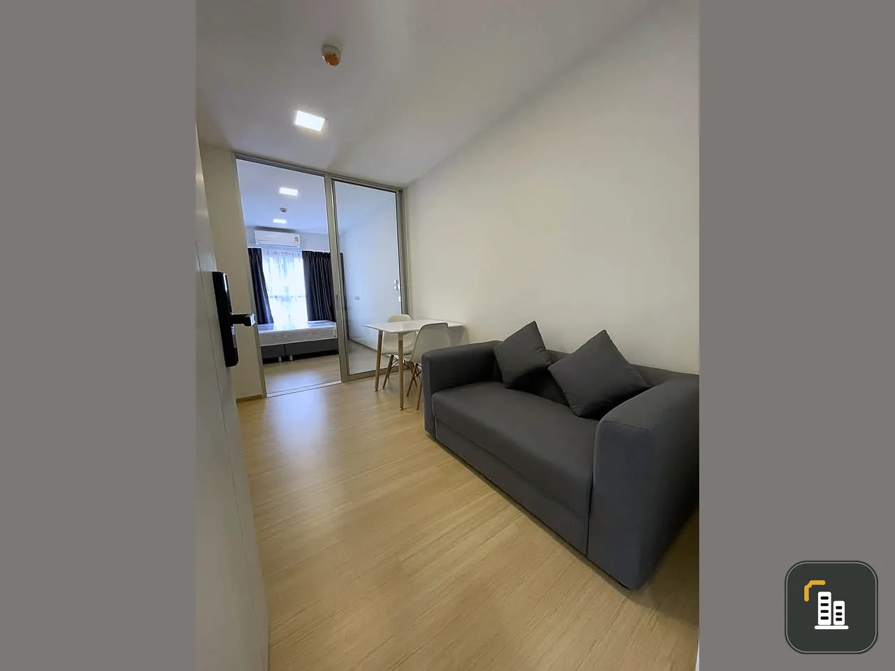 For sale: Plum Condo Rangsit Fresh, 5th floor, corner room, partitioned room, fully furnished, ready to move in. Interested? Reserve now! Hurry!