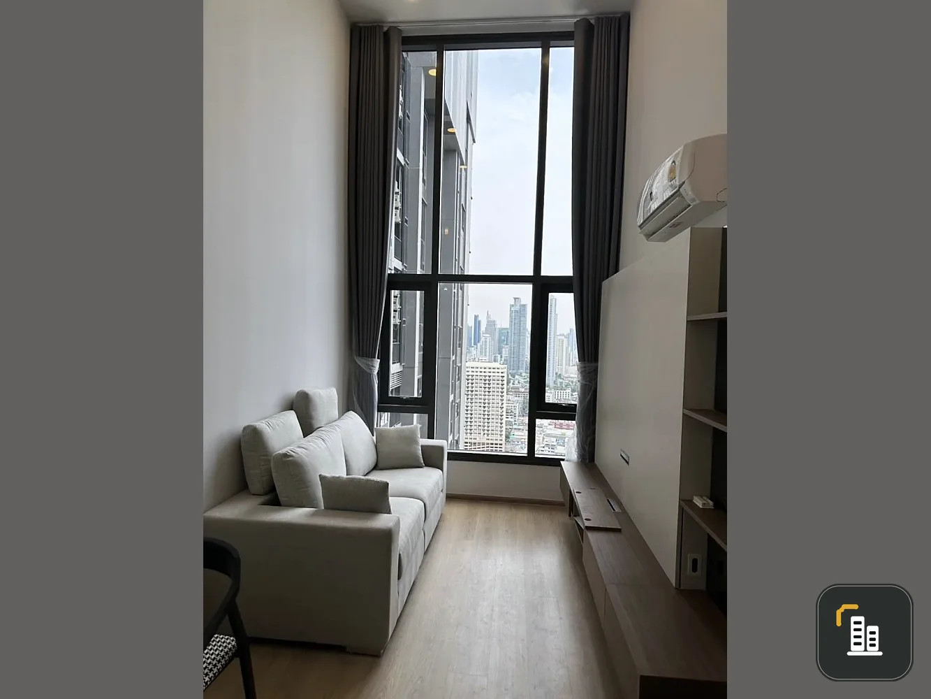 Condo for rent Life-Asok Rama 4, 33rd floor, high view, comes with a very worthwhile usable area. You should not wait.
