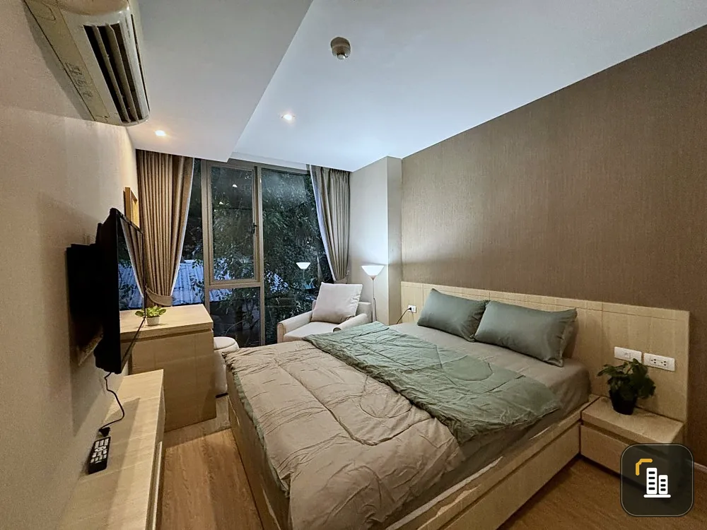 For sale, for rent, Class Condo Silom, corner room, spacious room, very quiet, very private, beautifully decorated, resort feel, don't miss it.