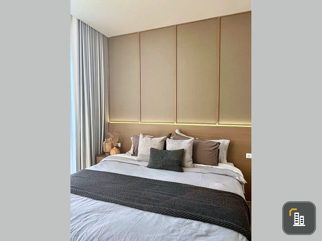 For rent: Noble State 39, very high floor, view of BTS Emsphere and Benjasiri Park, built-in decoration, full option, book now.