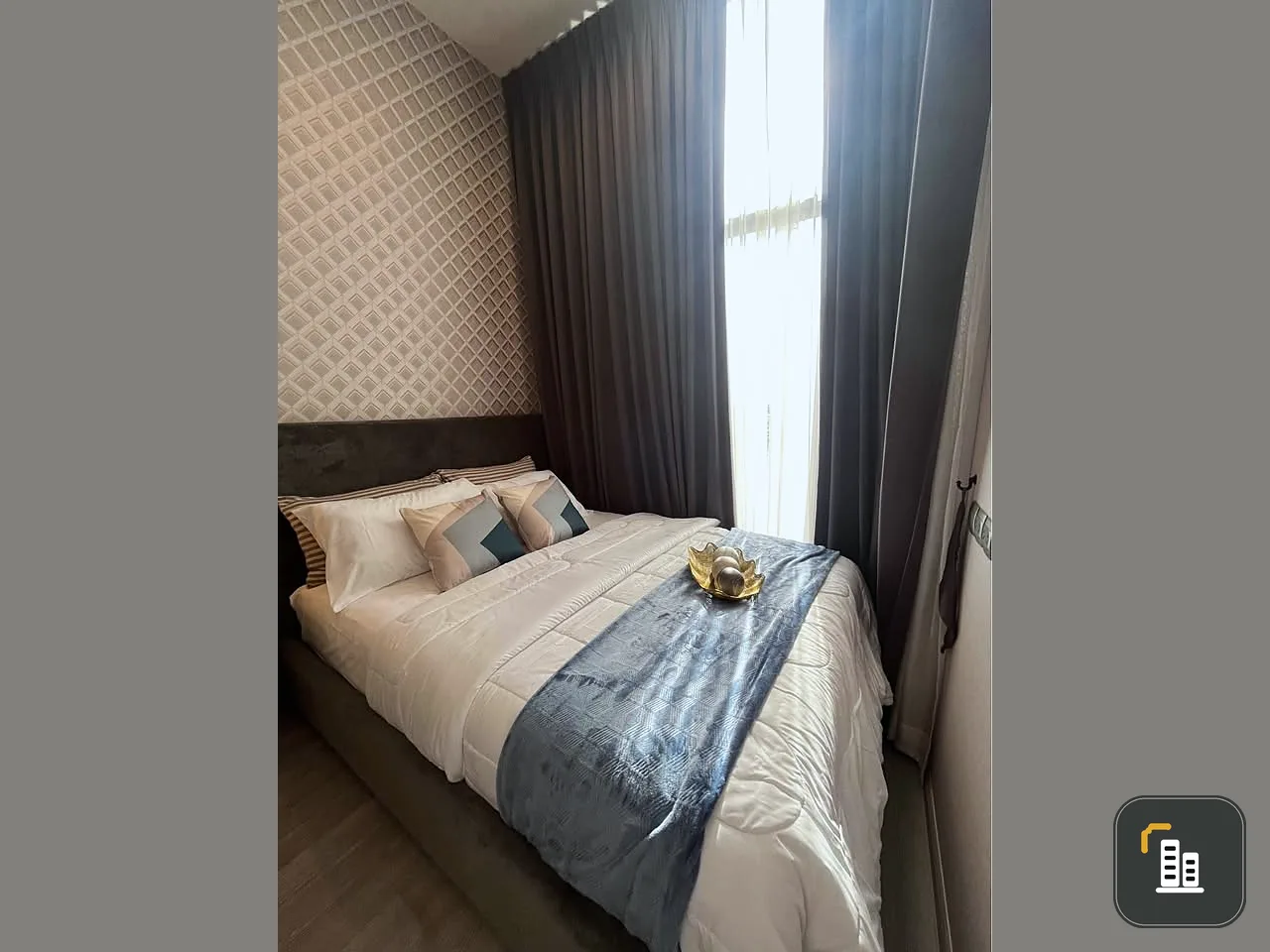 For rent: The Line Sukhumvit 101, decorated with beautiful wallpaper throughout the room, with quality furniture. Good like this, reserve now.