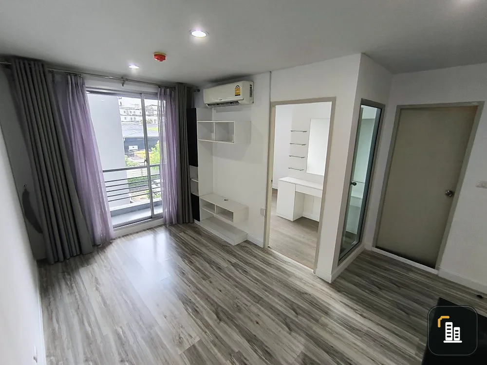 For sale: Sammakorn S9 Condominium, very beautiful room, good price, can be decorated further, book now to get it first.