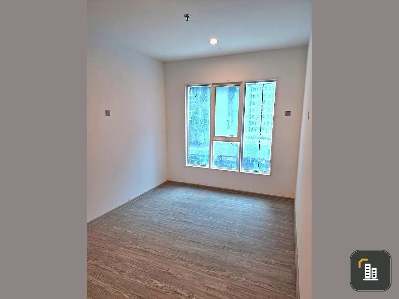 Selling down payment Regent Home Bangna, 28th floor, east side, open view, interested in owning, hurry and reserve now.