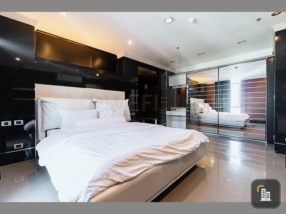 For rent: The Master Centrium, 22nd floor, very high floor, built-in furniture is so nice, full of electrical appliances, must book now.