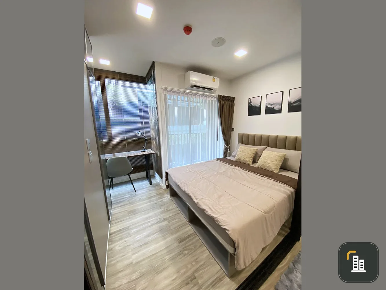 For rent, Kave Salaya, 2nd floor, glass-partitioned room with amenities. Don't wait.