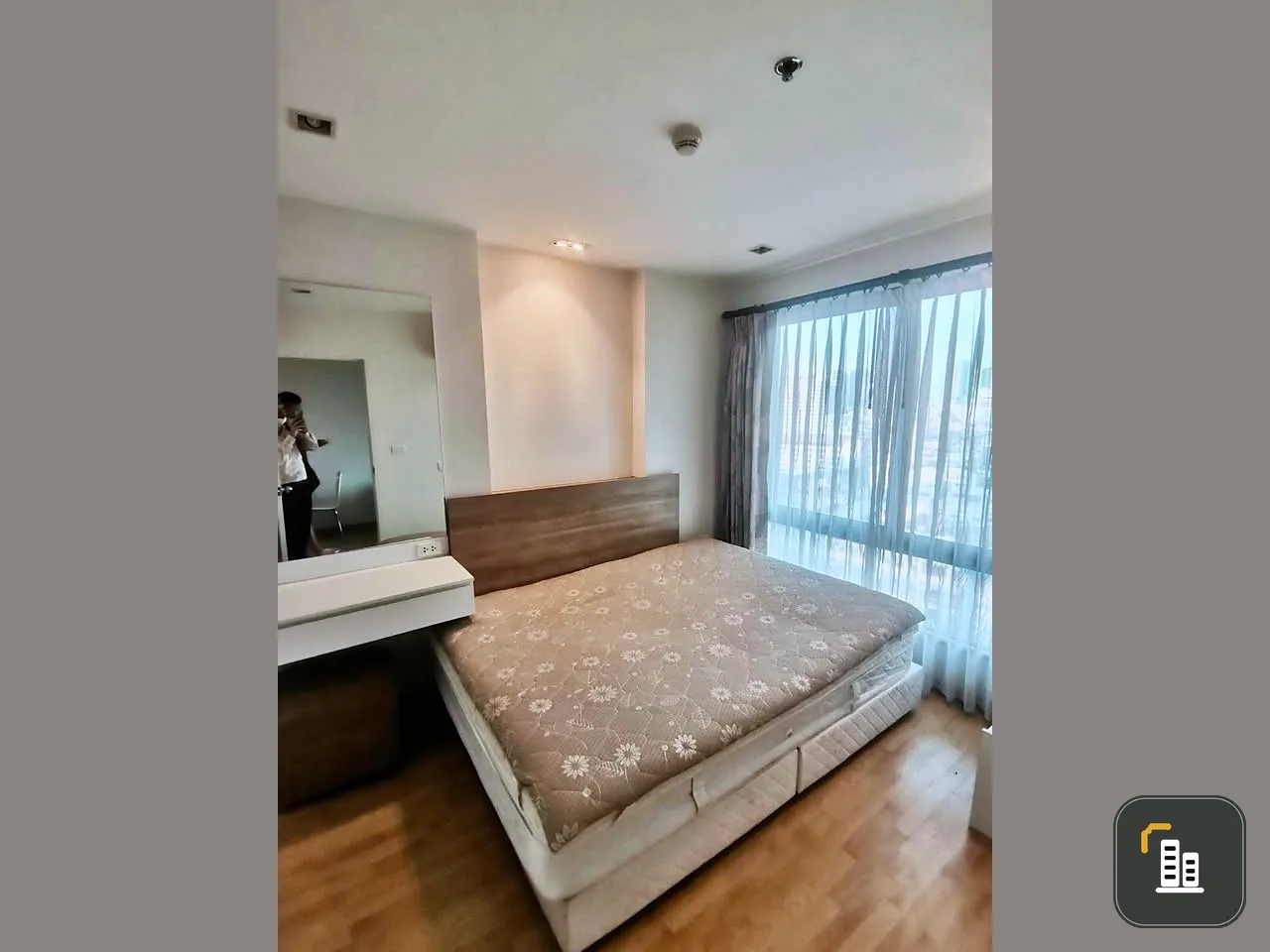 For sale: Casa Condo Asoke-Din Daeng, 15th floor, very open city view, good price, in the heart of Bangkok, ready to move in, reserve now.