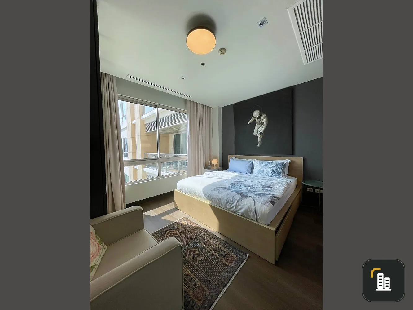 For rent: The Lofts Yennakart, spacious room, comfortable, fully furnished, book now, don't wait.