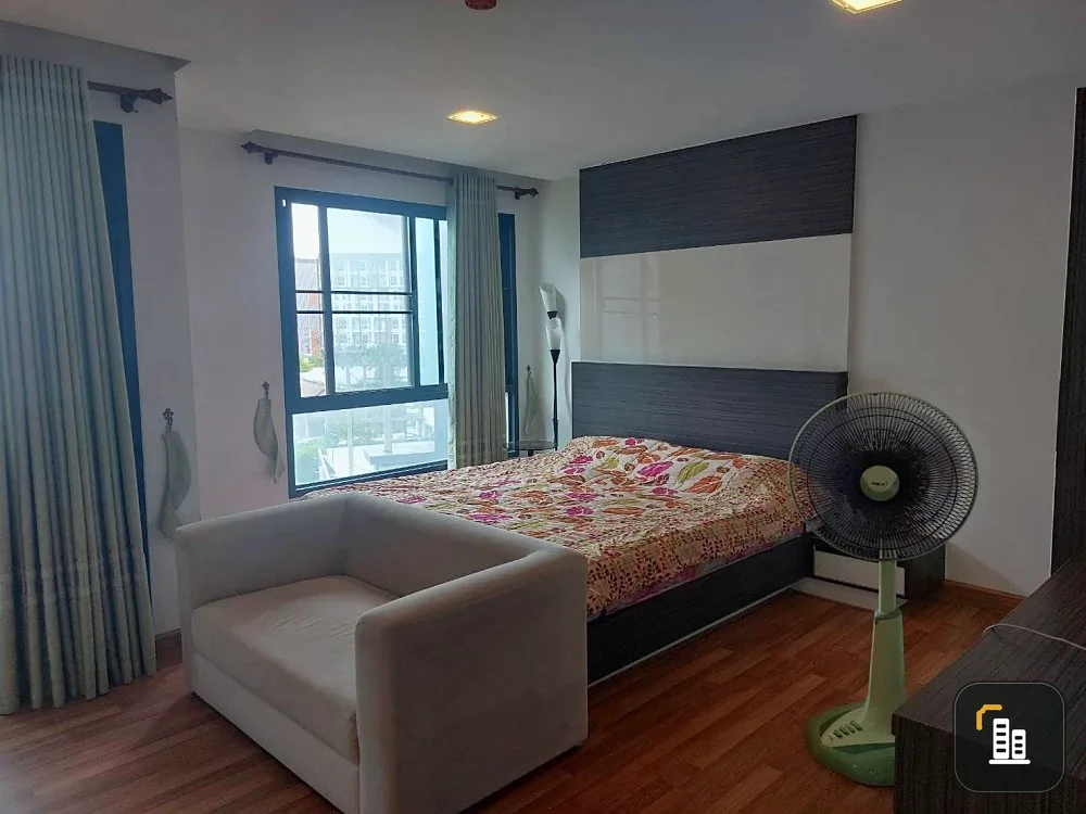 For sale: Living Avenue Bangsaen, 4th floor, comes with complete furniture and appliances. Interested in booking now, don't wait.