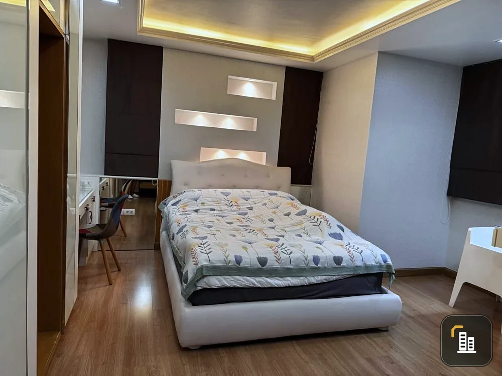 Condo for sale or rent, Supalai Park Kaset, 25th floor, private corner room, beautifully decorated, fully furnished, hurry and become the owner now.