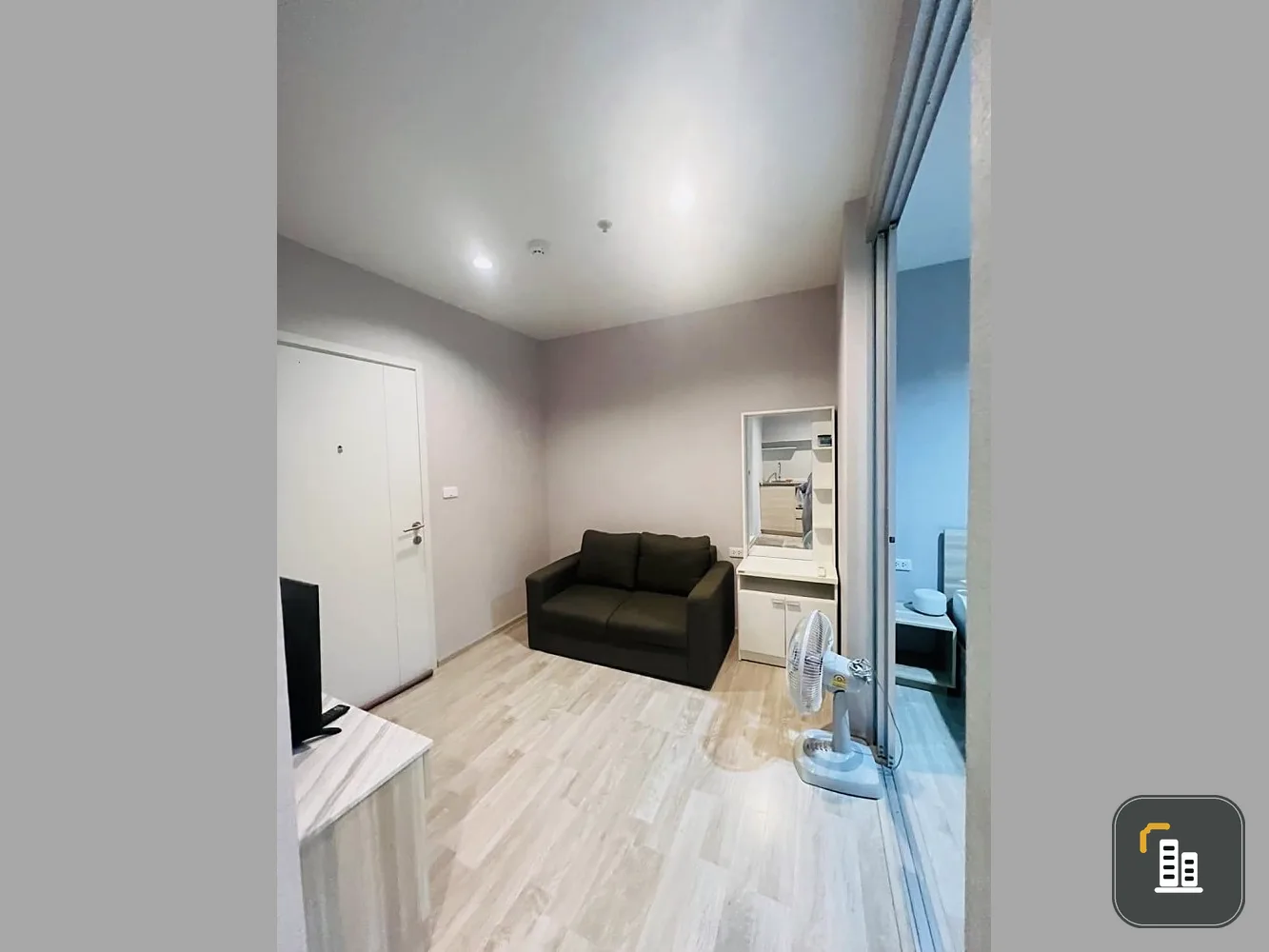 For sale: Plum Condo Ramkhamhaeng Station, 19th floor, high view, very good price, good for own use or investment, must reserve.