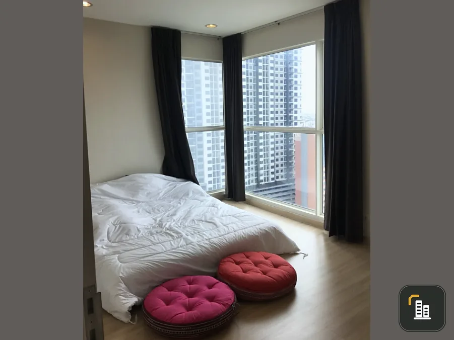 2 bedrooms For sale The Lighthouse Sathorn - Charoen Nakhon, clean white tone room. Suitable for relaxation. Book now.