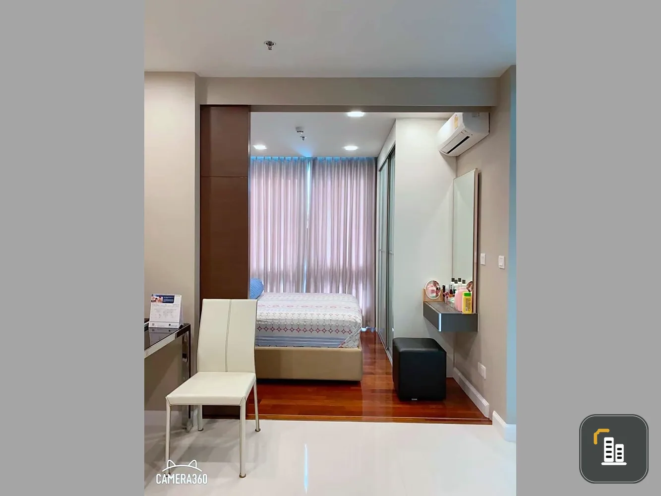 For sale: The Metropolis, high floor, good wind all year round, no buildings blocking the view, fully furnished + electrical appliances, ready to move
