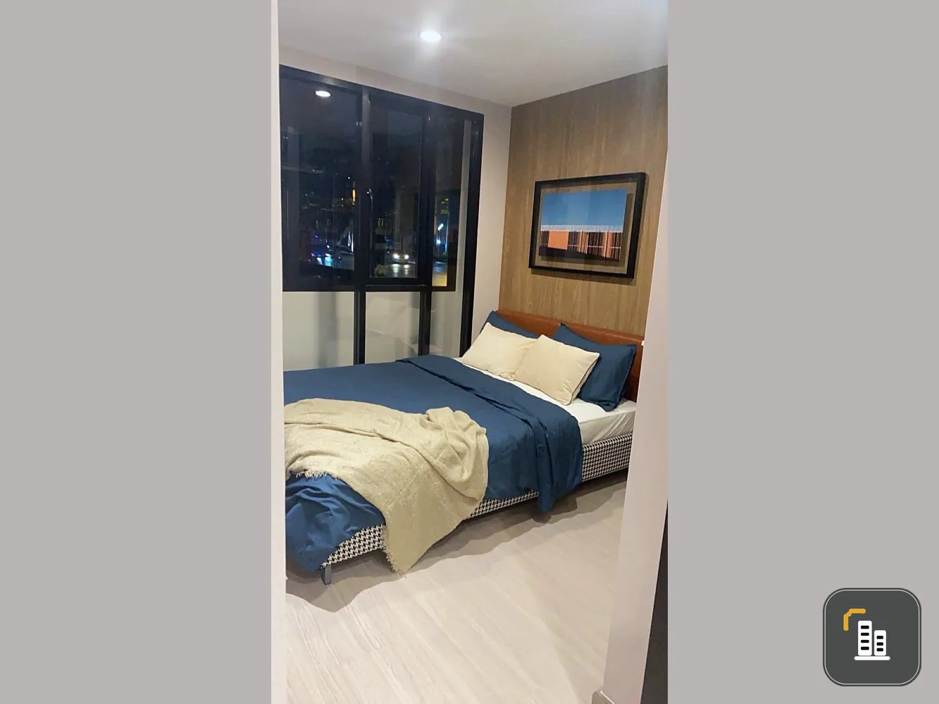 Selling down payment, Brix Pracha Uthit, 17th floor, room in a good location, very beautiful view, lots of freebies, hurry up and become the owner.