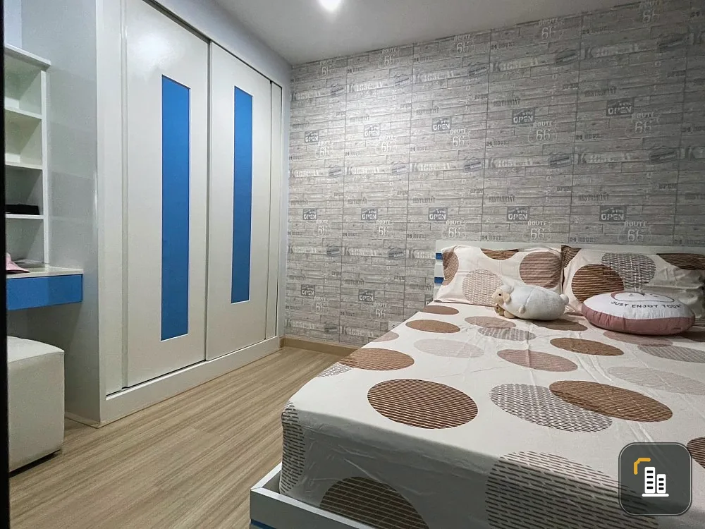 For sale: D2 Bangsaen, 3rd floor, not high, spacious room, with built-in furniture. Don't wait.