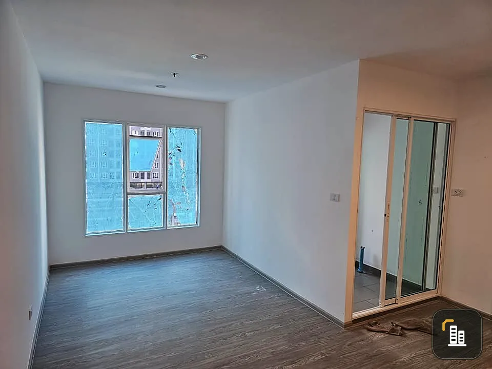 Selling down payment Regent Home Bangna, 7th floor, room with swimming pool view, good project, nice location, book now, urgently.