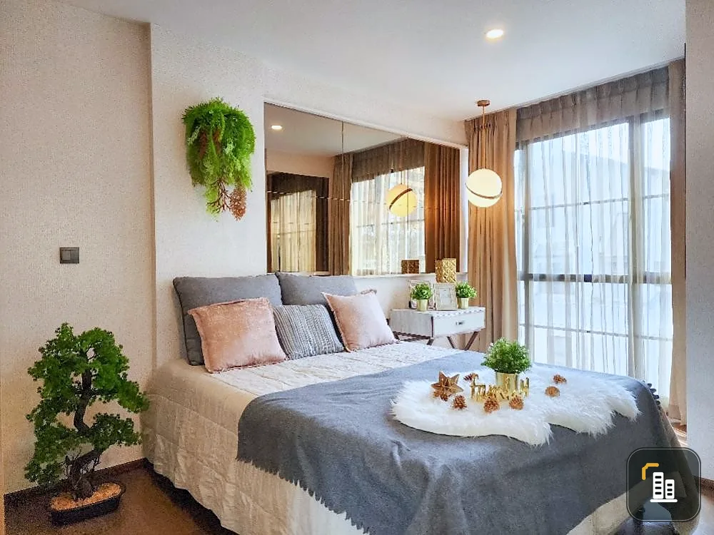 For rent: Na Vara Residence, 4th floor, pool view, beautiful room, fully decorated, very cool, book now, don't wait.