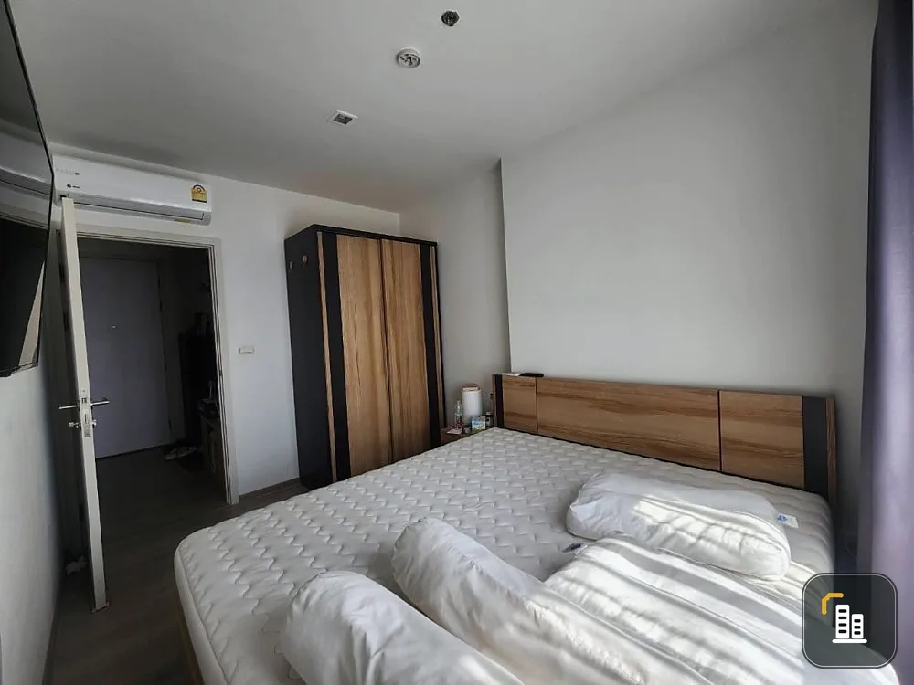 For sale: The Base Petchkasem, 27th floor, very high, great view, fully furnished. Hurry, or you'll miss out!