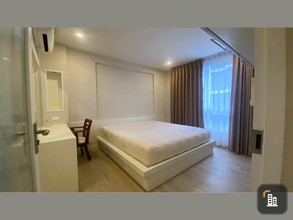 For rent Sathorn Plus On The Pond, decorated with built-in furniture, very spacious room, book now, don't hesitate.