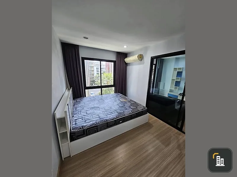 For sale: D2 Bangsaen, 4th floor, not high, spacious room, comes with amenities. Hurry and book before it's gone.