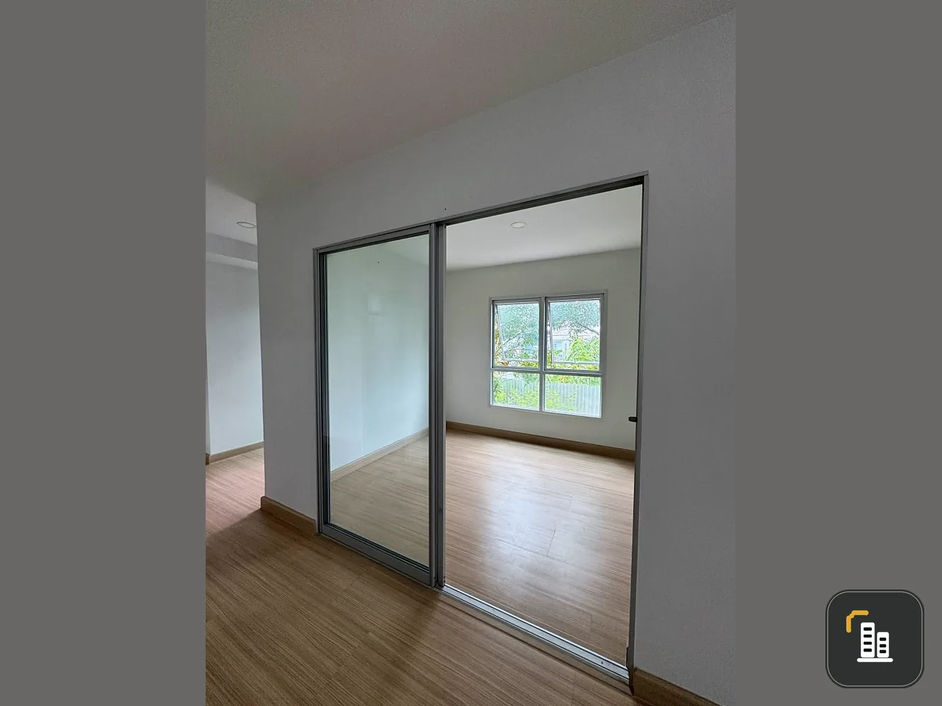 Urgent sale! Deco Arte, empty room, affordable price. Room decorating lovers, I tell you, you must not miss it.