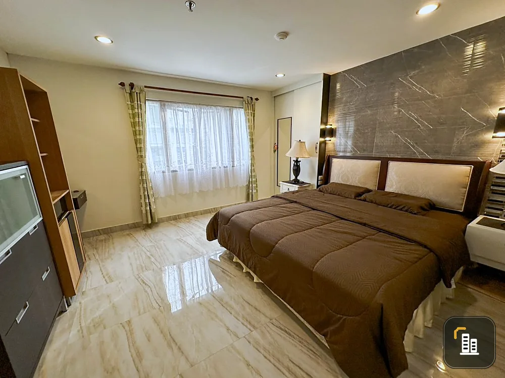 For rent: Top View Tower Sukhumvit 59, high floor, very spacious room, beautifully decorated bedroom, ready to move in