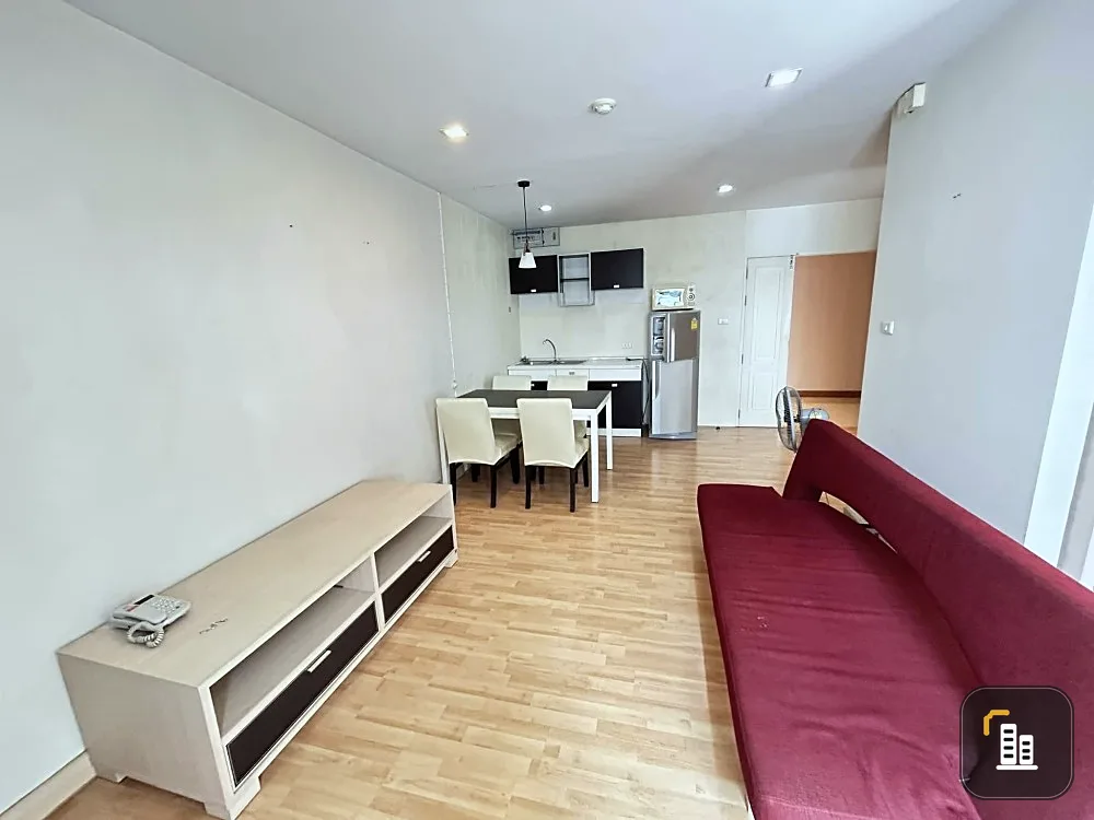 For sale: Tree Condo Lat Phrao 27, PH floor, lots of usable space in the room, furnished and ready to move in. You must arrange it now.