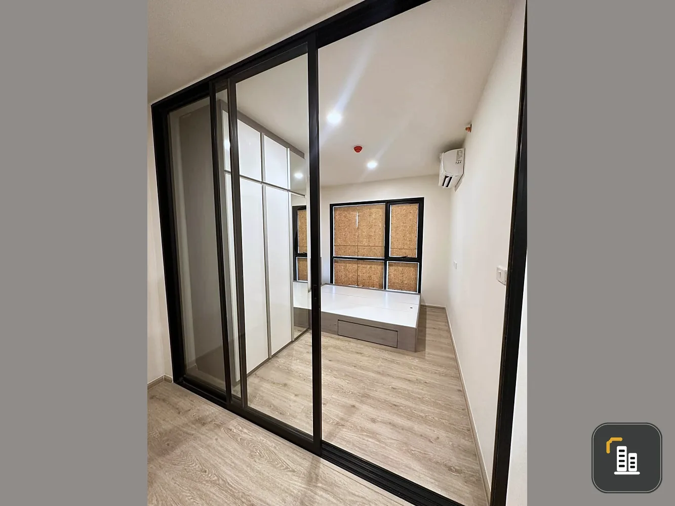 Selling down payment Origin Plug & Play Sirindhorn Station, room price is not too high, good location, pet owners must not miss.
