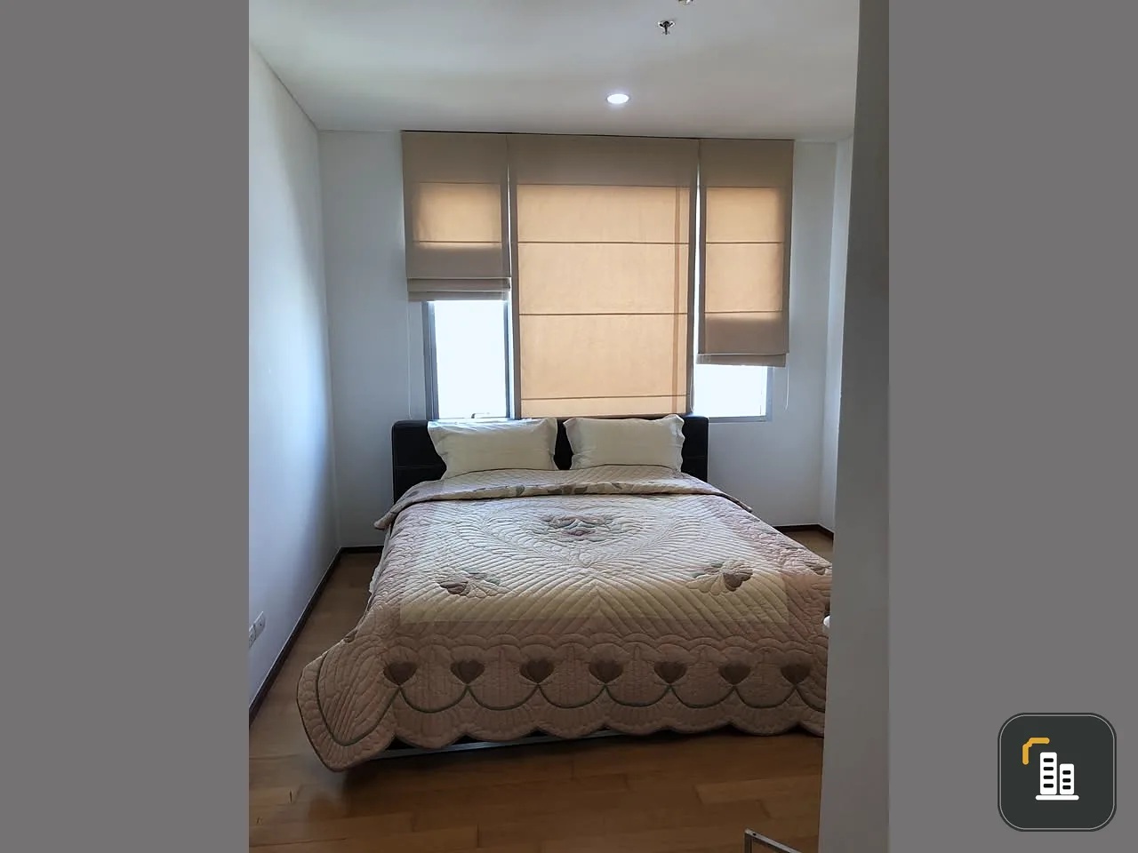 For sale: Villa Sathorn, large usable area, pleasant garden view, complete with furniture, ready to move in