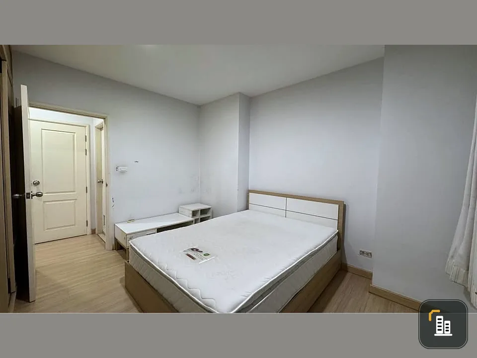 For rent: Centric Scene Ratchavipa, ready to move in, usable space, great price, hurry and come see today.